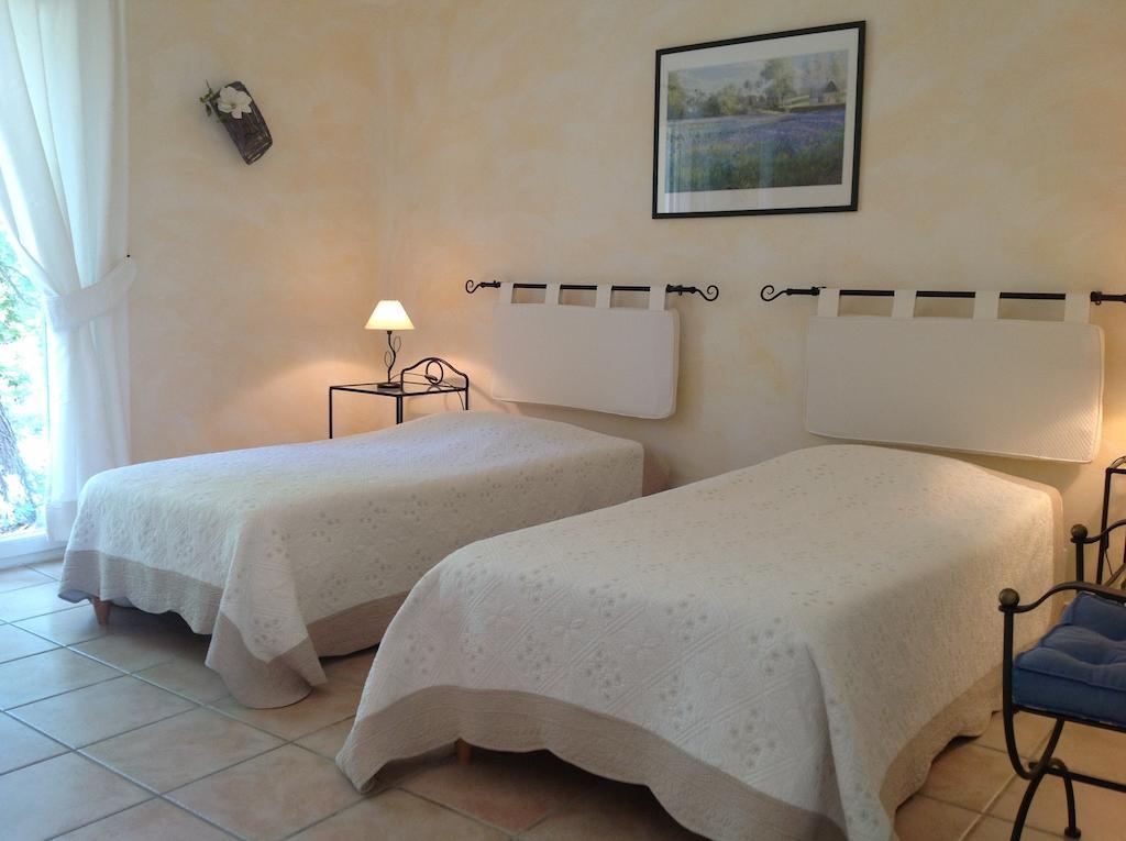 Le Clos Des Cigales Roussillon en Isere Zimmer foto