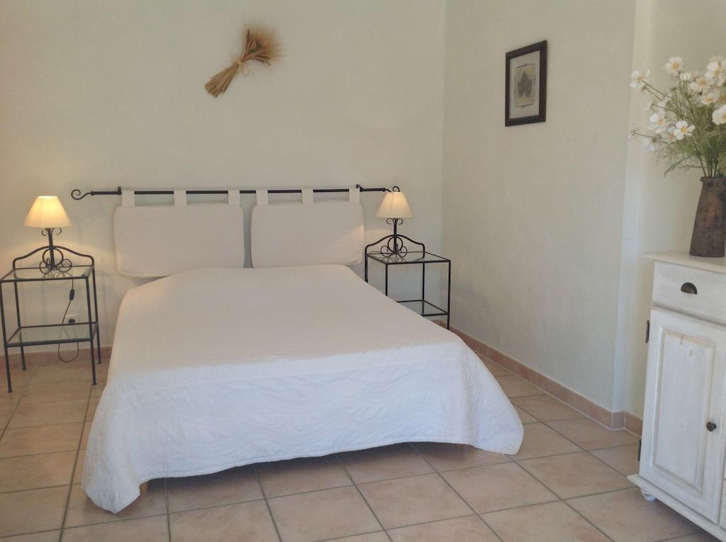 Le Clos Des Cigales Roussillon en Isere Zimmer foto