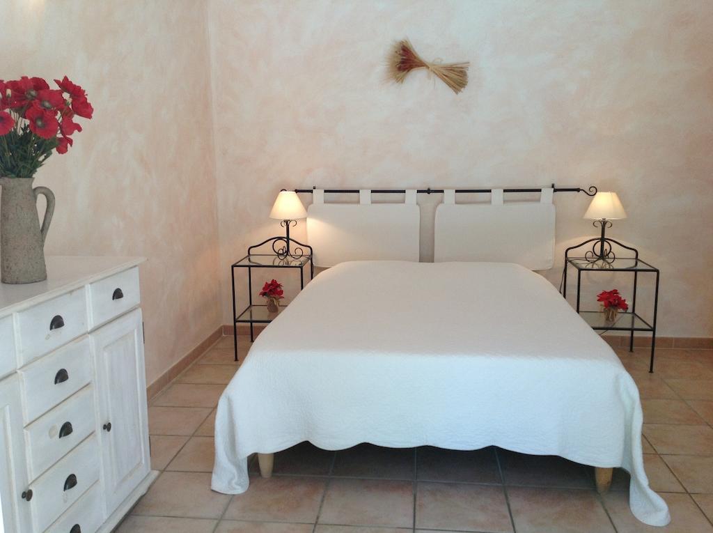 Le Clos Des Cigales Roussillon en Isere Zimmer foto